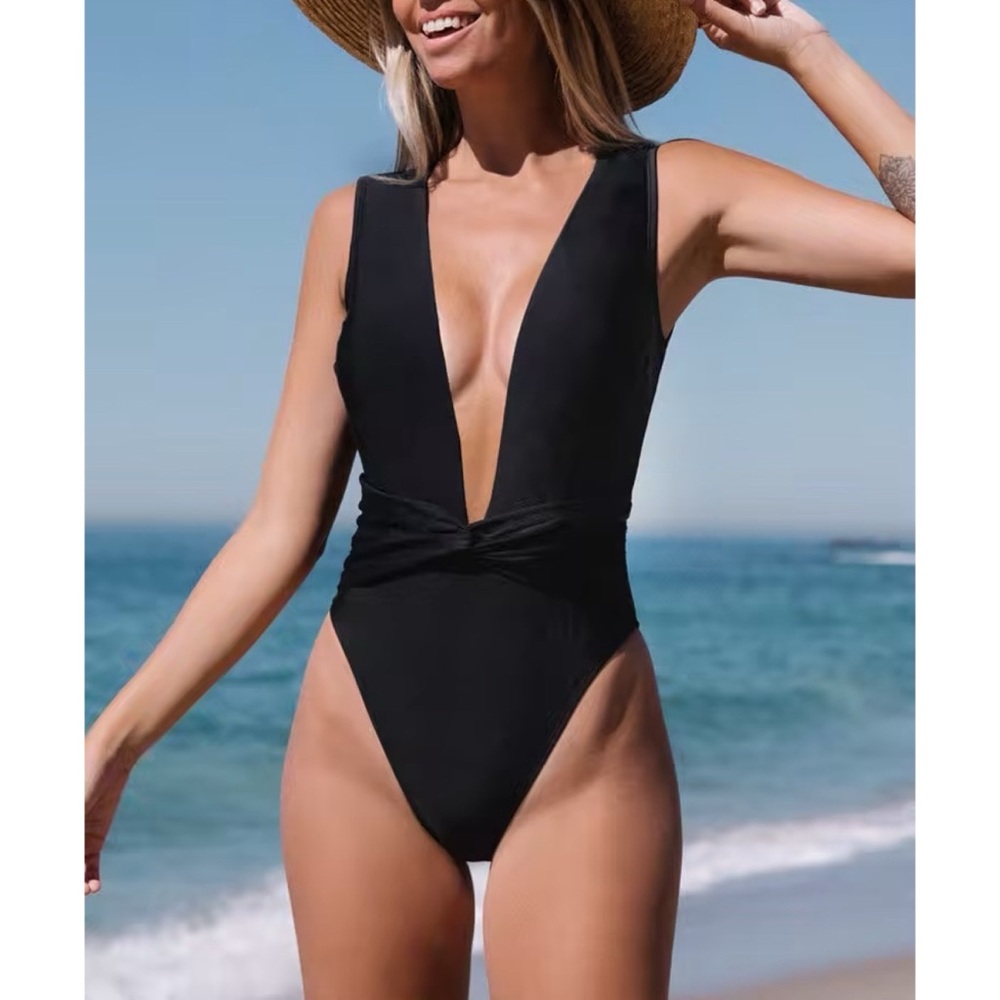 Cupshe Black Plunge Twist Front High-Leg One Piece Swimsuit Size Medium - Picture 1 of 8